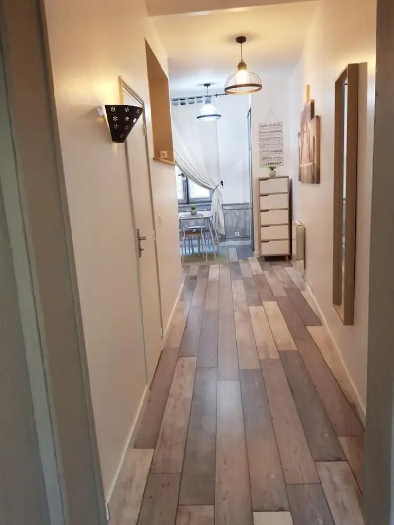 STOP 100m DU PORT-Parking gratuit a 5mn