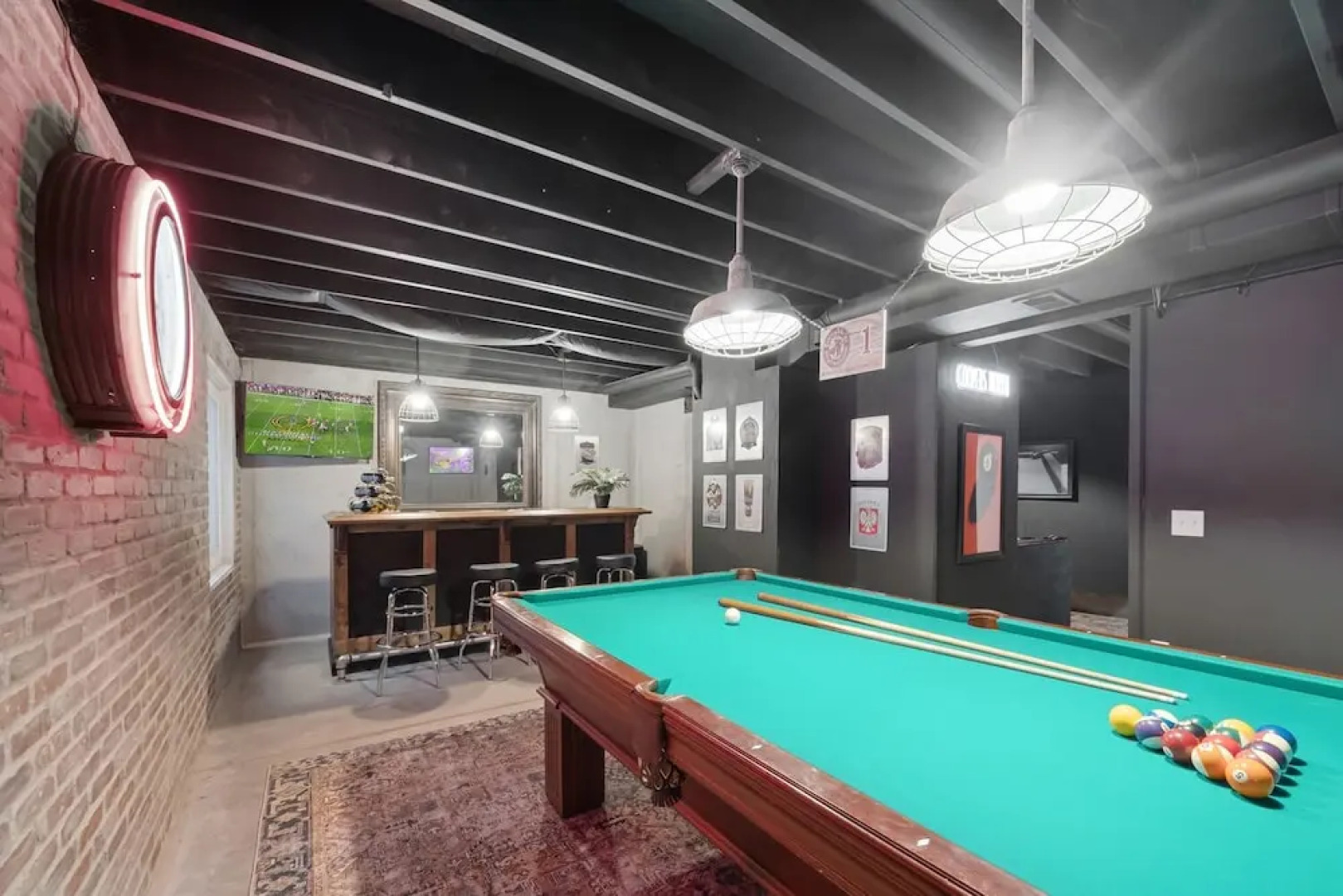 Coopers North in Old Town – Hot Tub & Pool Table!