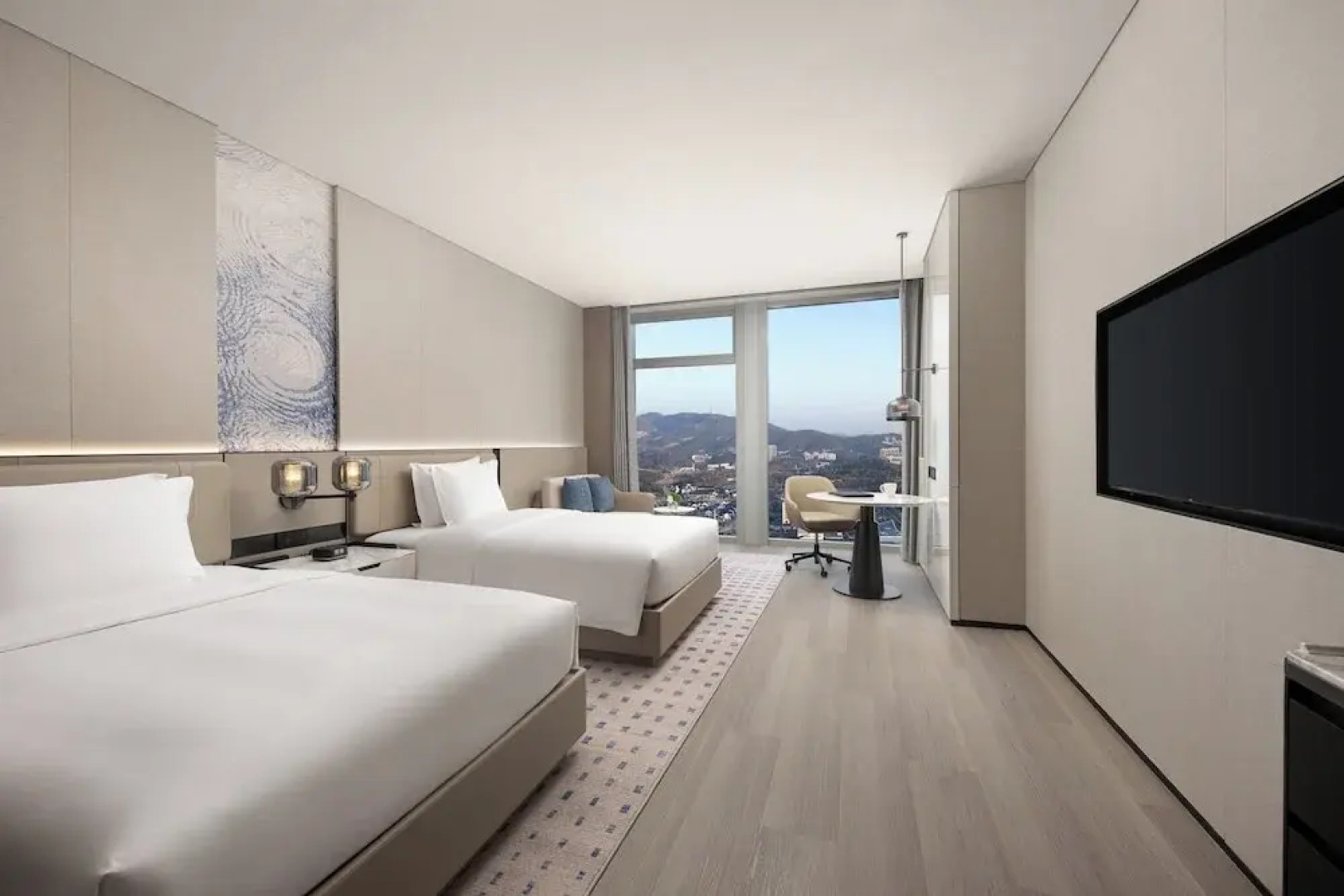 Crowne Plaza JINGMEN by IHG