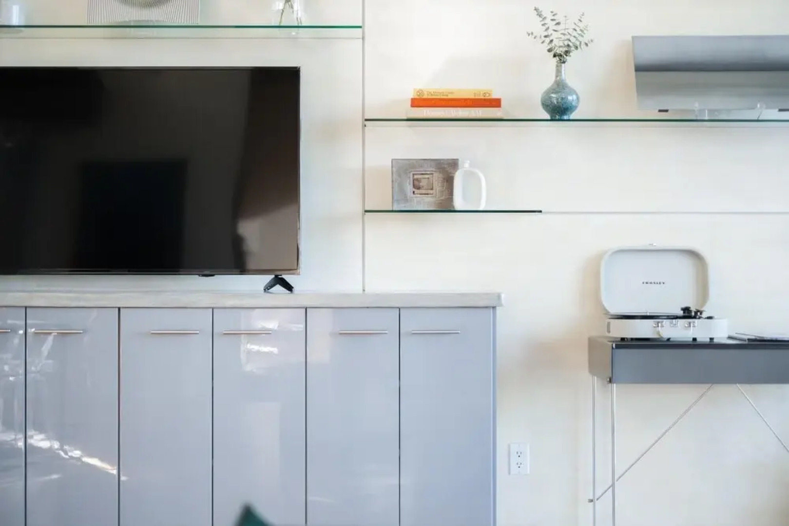 Blue Steel - Ultramodern Architectural Masterpiece w Gorgeous Views