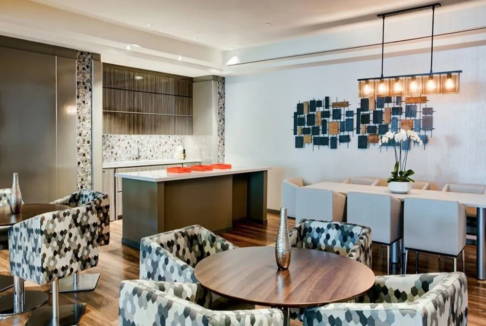 Global Luxury Suites at Exchange