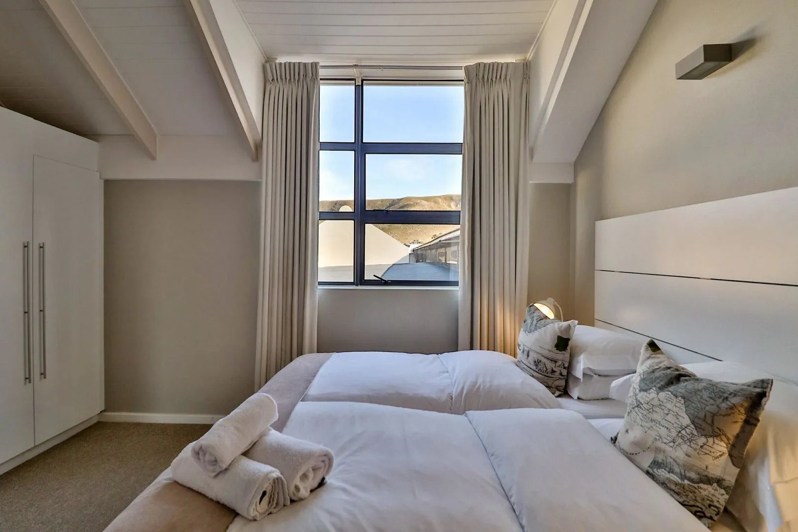 Отель Whale Coast All-Suite-Hotel