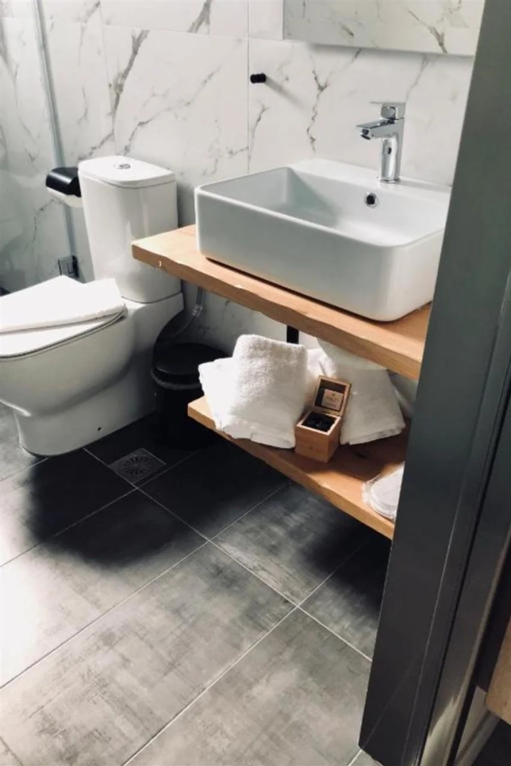 Chroma Fashion Rooms & Apartments