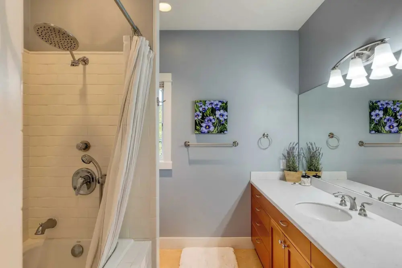 Sunny Backyard, Fireplace, Coastal Access in Peaceful Neighborhood Near Shopping