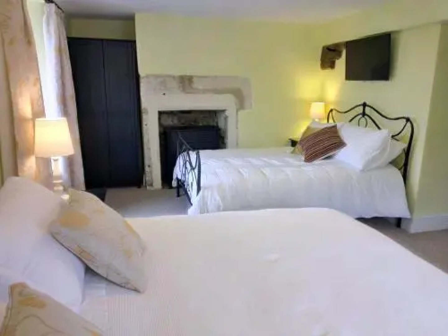 The Medieval Hall Apartment