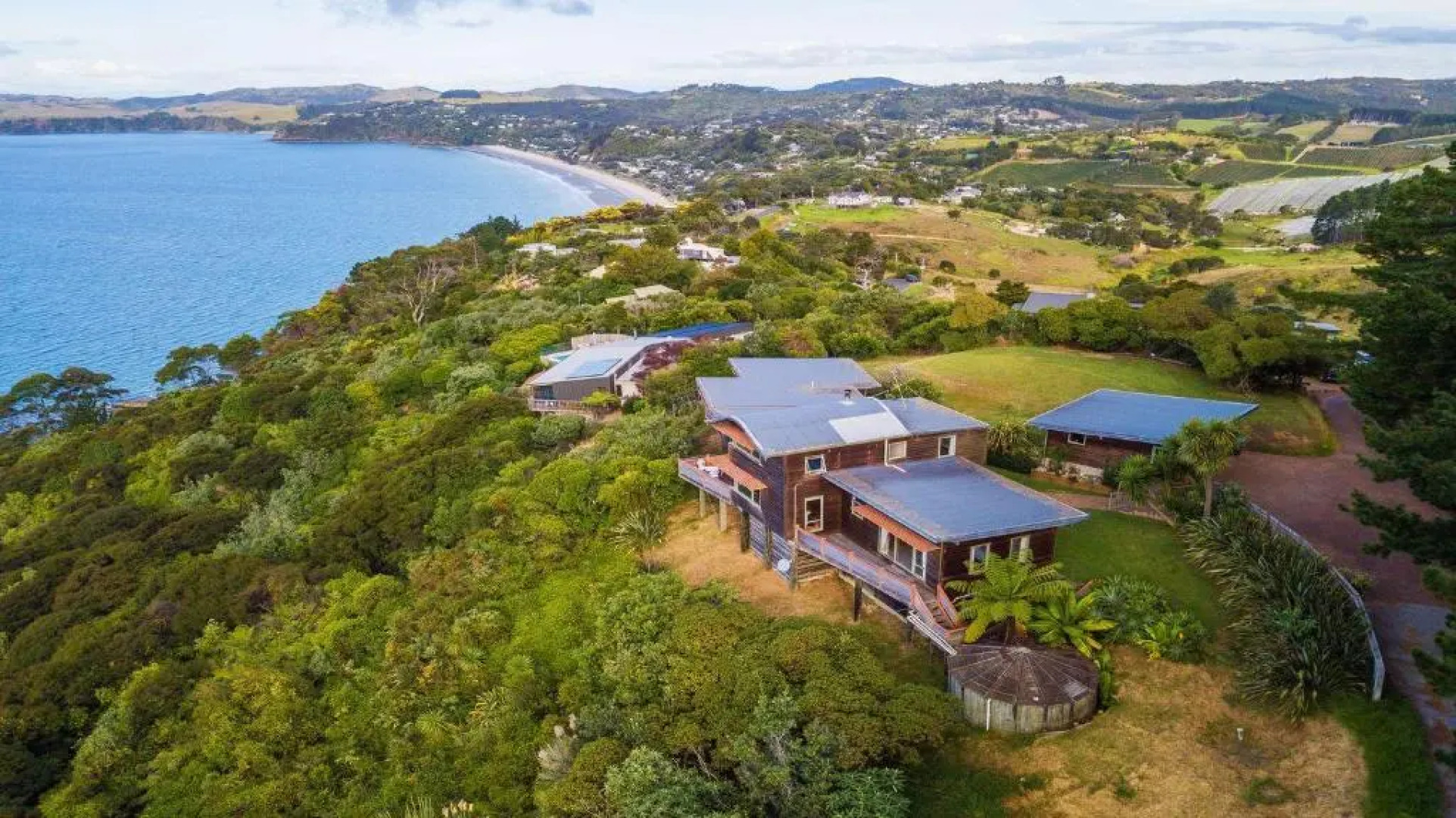 Seaview Sojourn - Waiheke Escapes