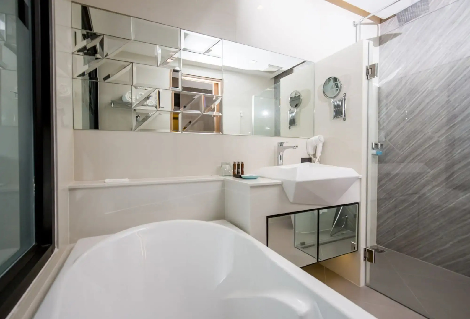 The Crystal Hotel Buriram