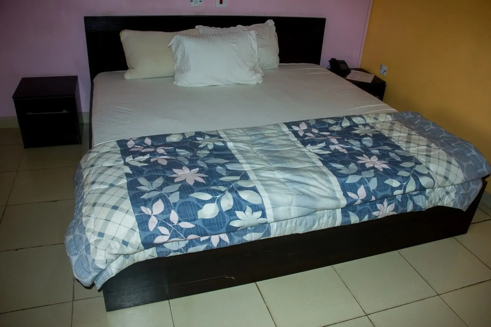 Masbat DeKings Hotel