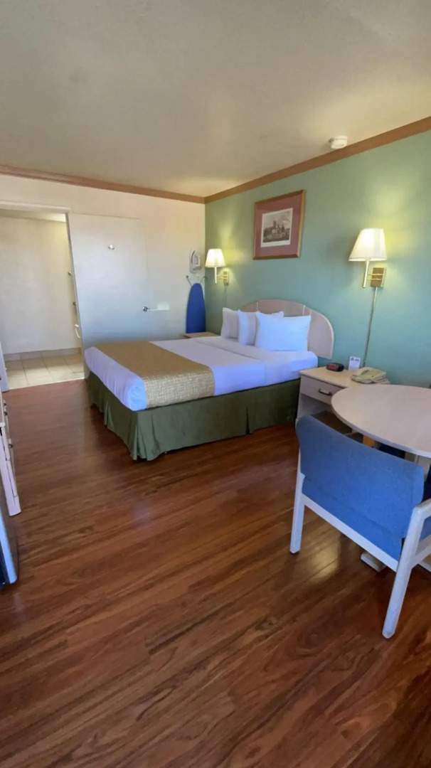 Travelodge by Wyndham Holbrook