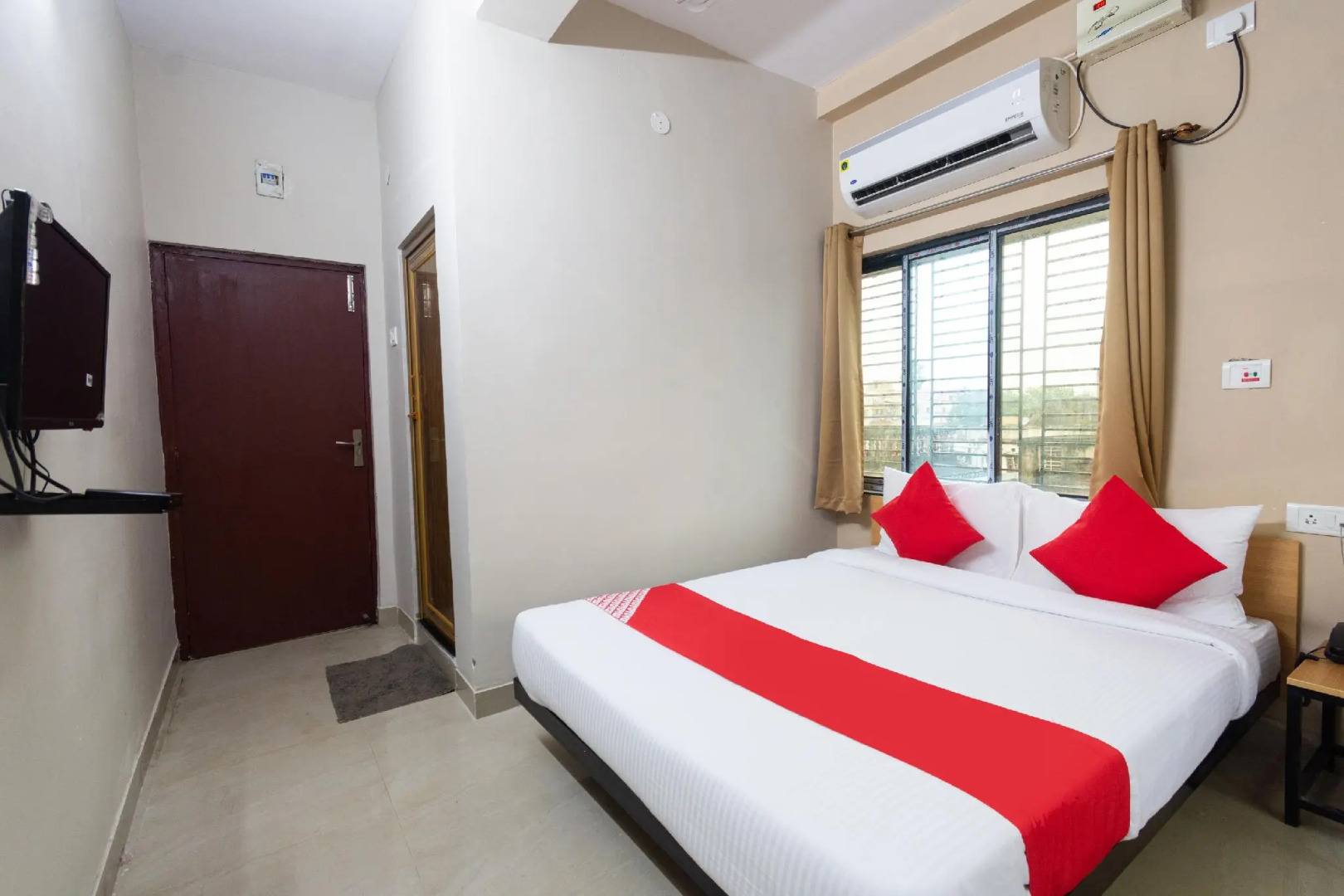 OYO Flagship 47581 Grand Inn