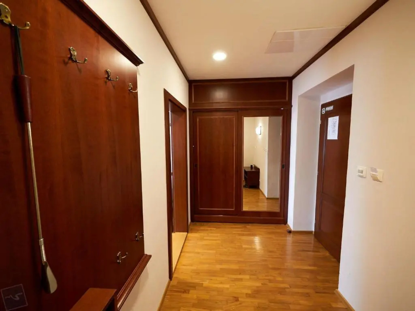 Hradná stráž Hotel&Apartments