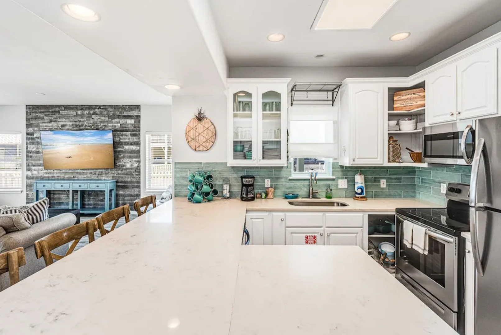Blue Fin House- Pet Friendly & Boardwalk to the Beach!