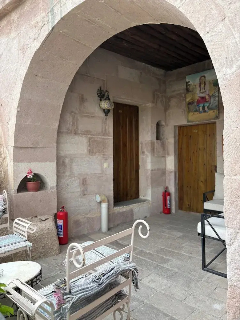 Valley Inn Cave Hotel