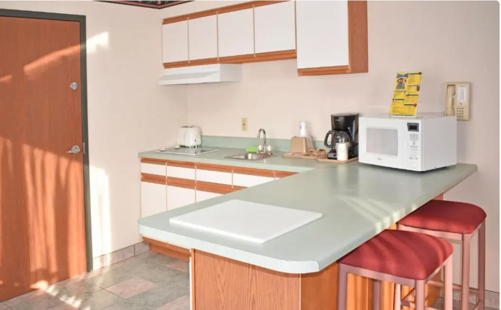 Americas Best Value Inn Tahquamenon Country
