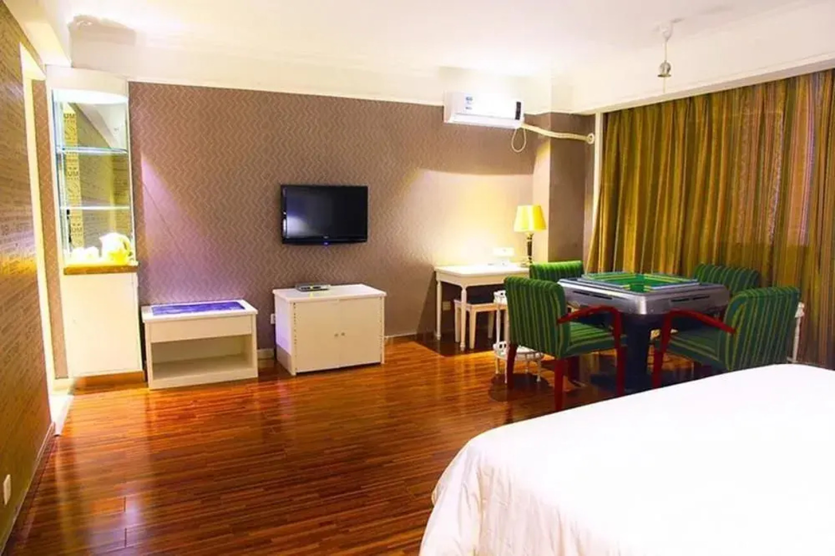 岳阳新中讯商务酒店