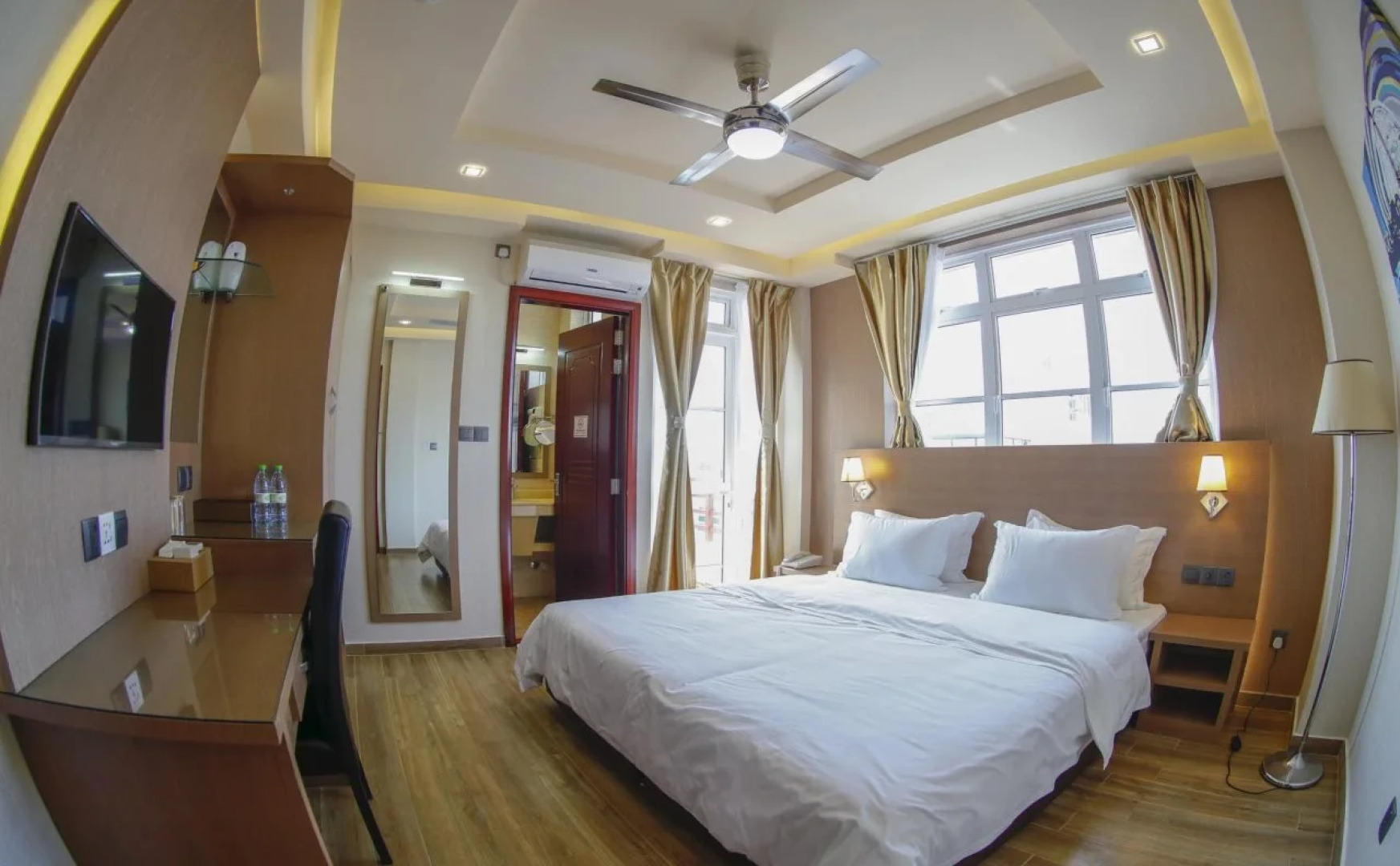 Отель Three Inn