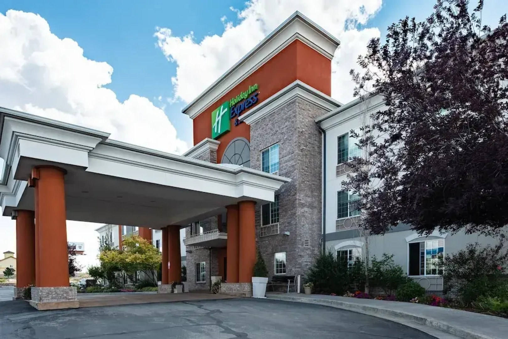Holiday Inn Express & Suites Evanston