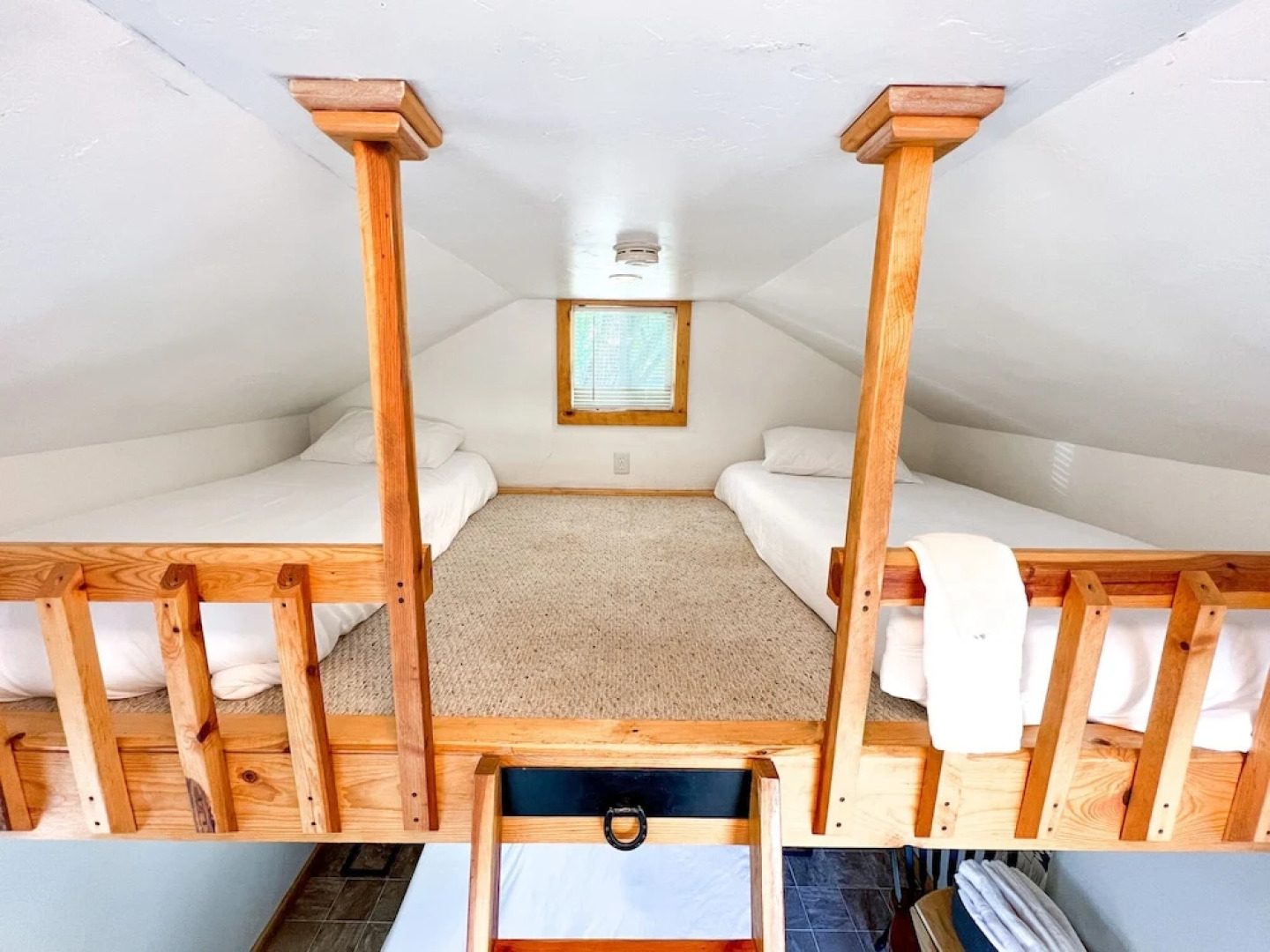 Cedar Creek Lodging & RV Park