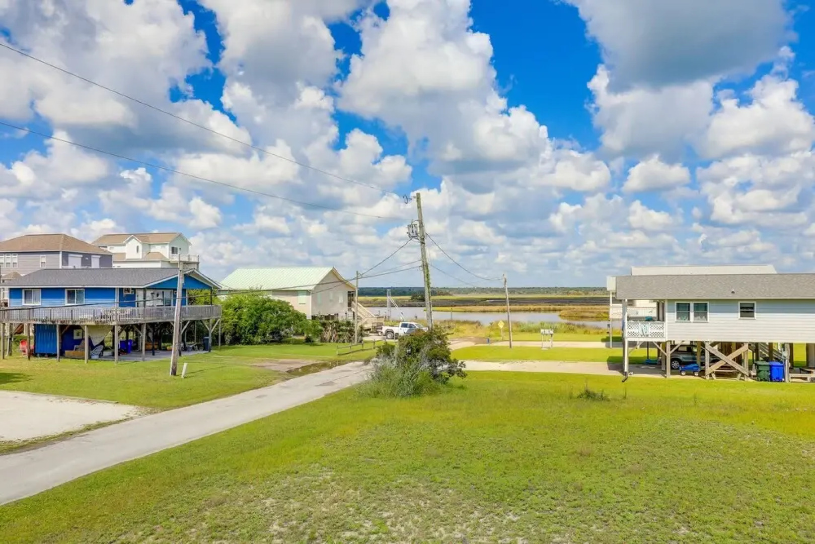 North Topsail Beach Home - Walk to the Ocean!