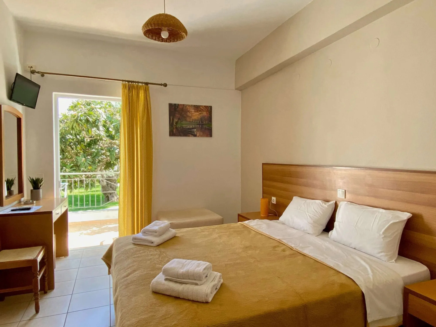 Manolis Apartments