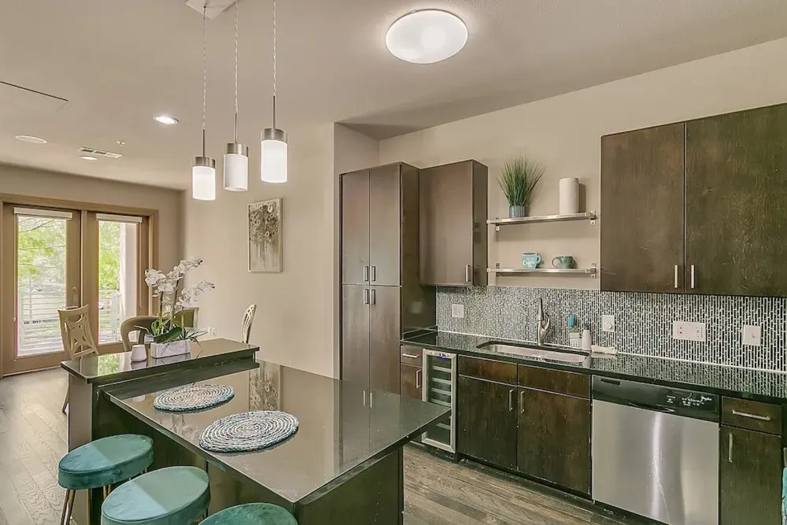 Cozy Condo Nature,park &lakeview 2 Bedroom Condo