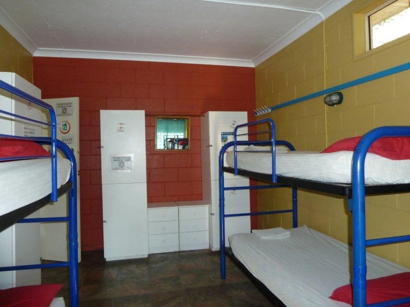 Batemans Bay Holiday Park - Hostel