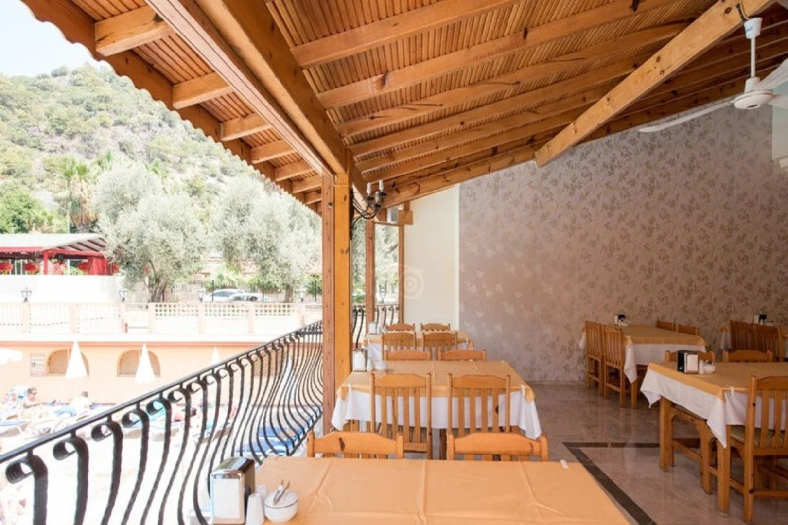 Belcehan Beach Hotel