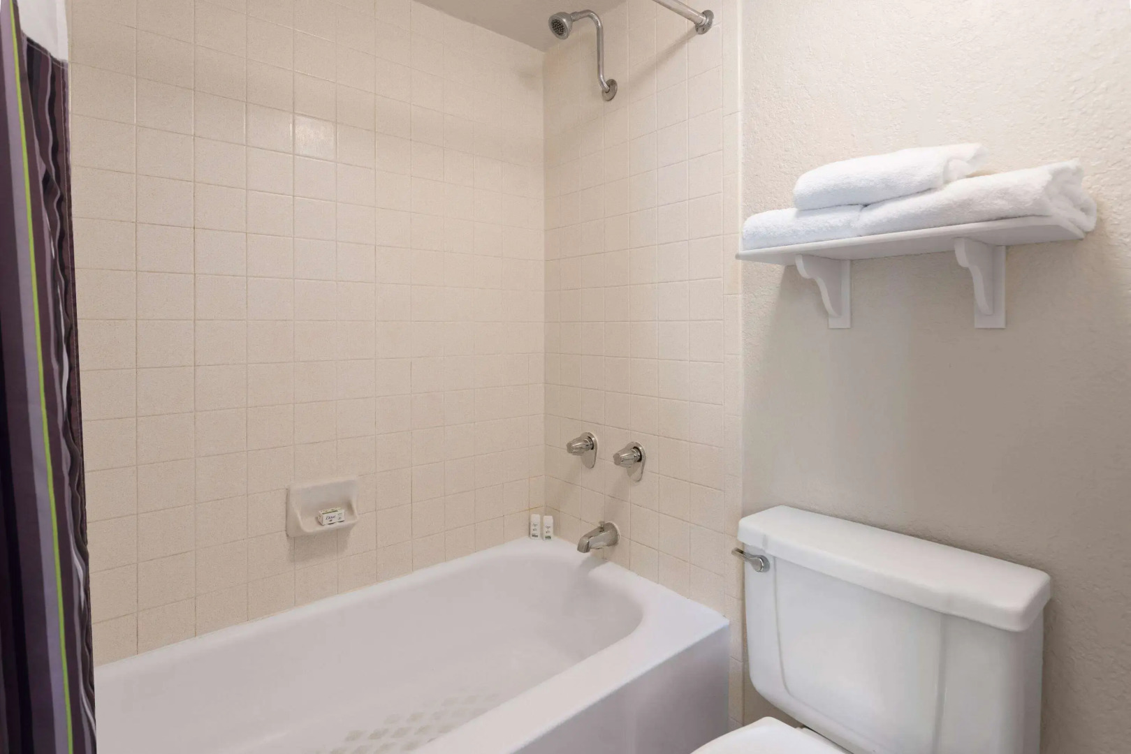 La Quinta Inn by Wyndham Pittsburgh Airport