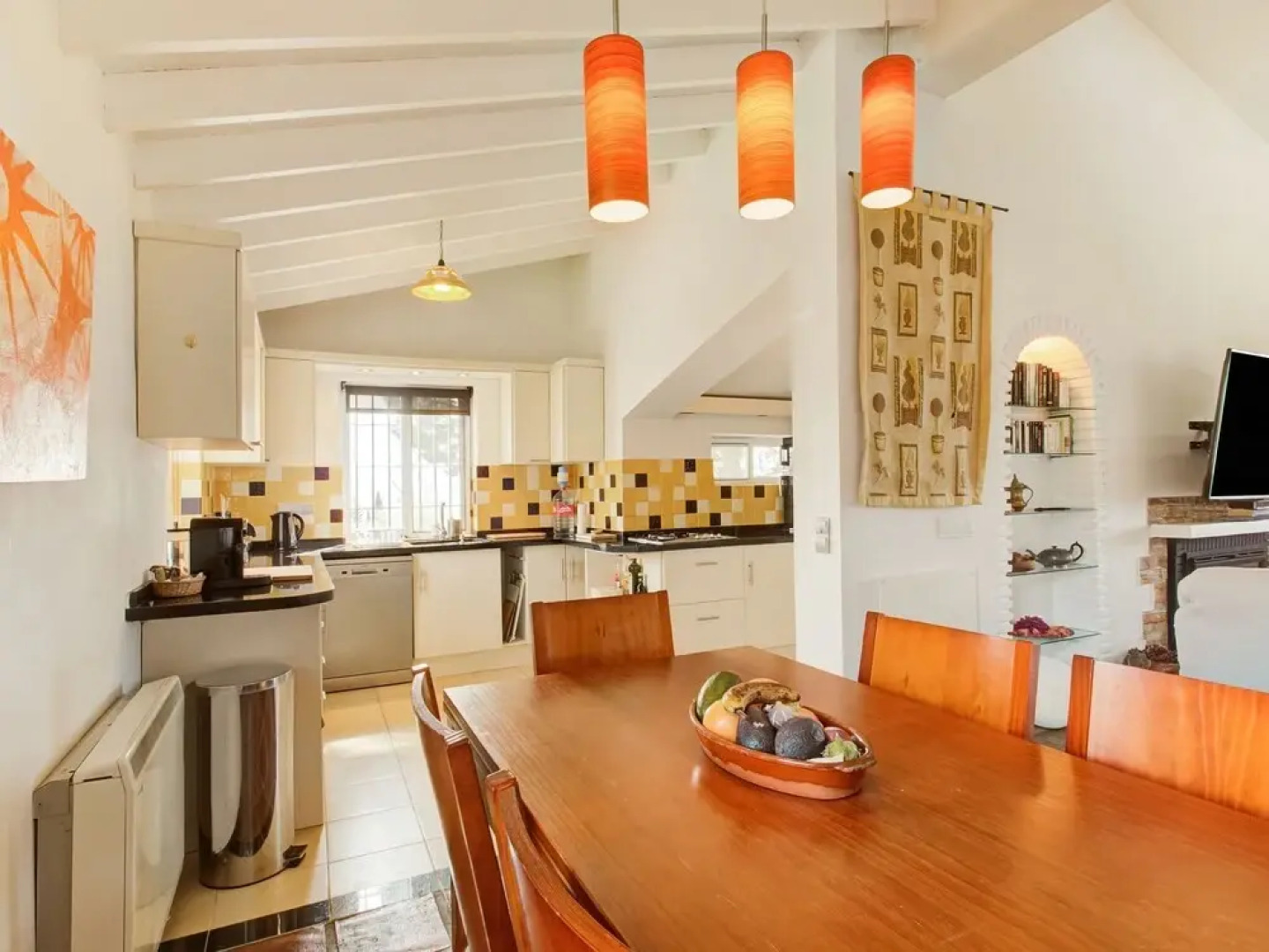 Serene Holiday Home in Sayalonga With Private Pool