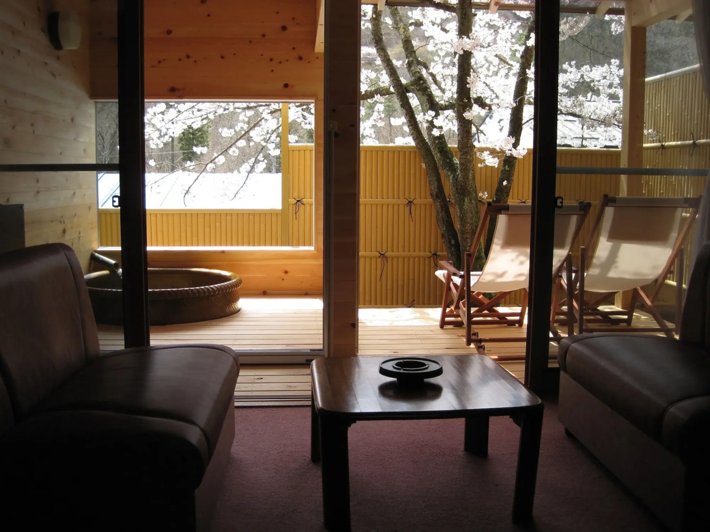 Nakaoyama Onsen Shosenkaku