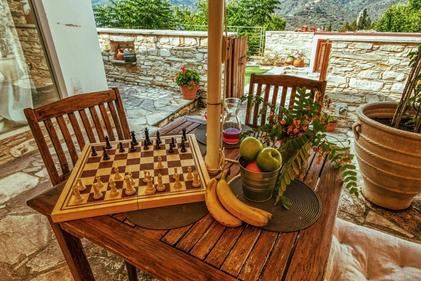 Thyone Uno Bal Cottage