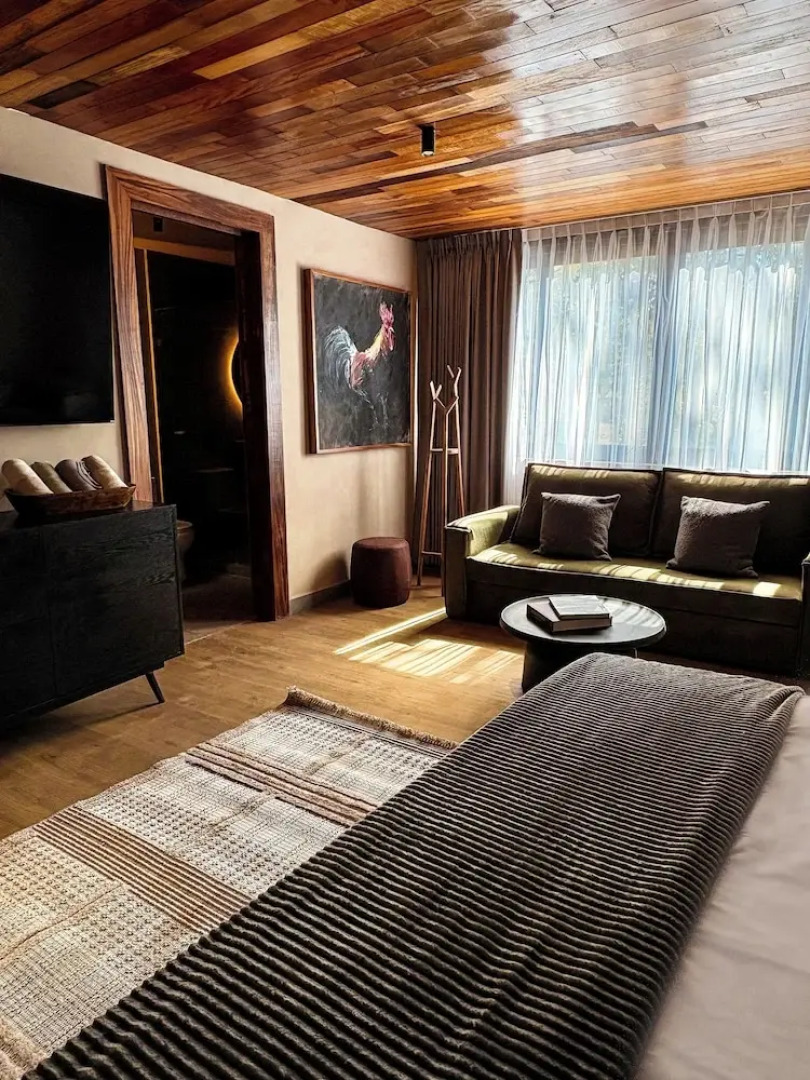 Serenzzo Hotel & Cuisine