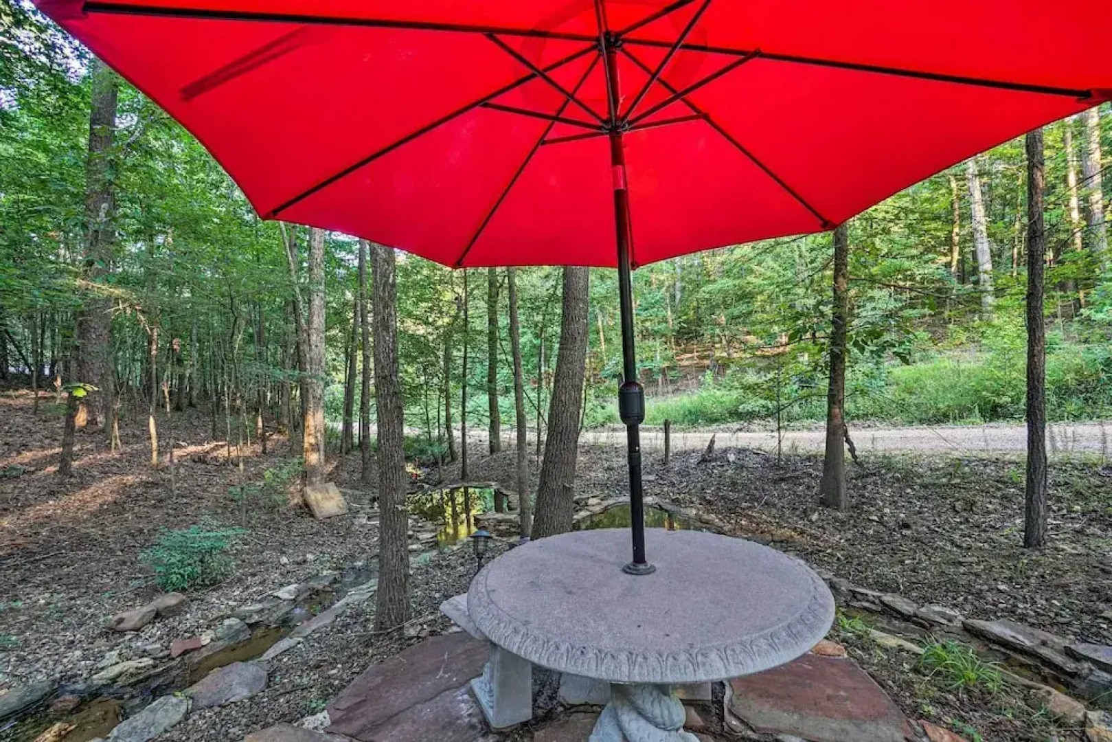 Broken Bow Oasis: Hot Tub, Fire Pit & Patio