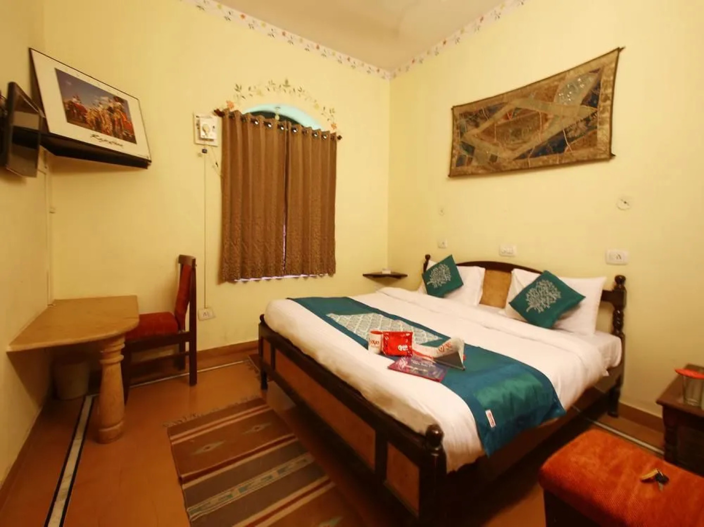 Vista Rooms at Indira Colony