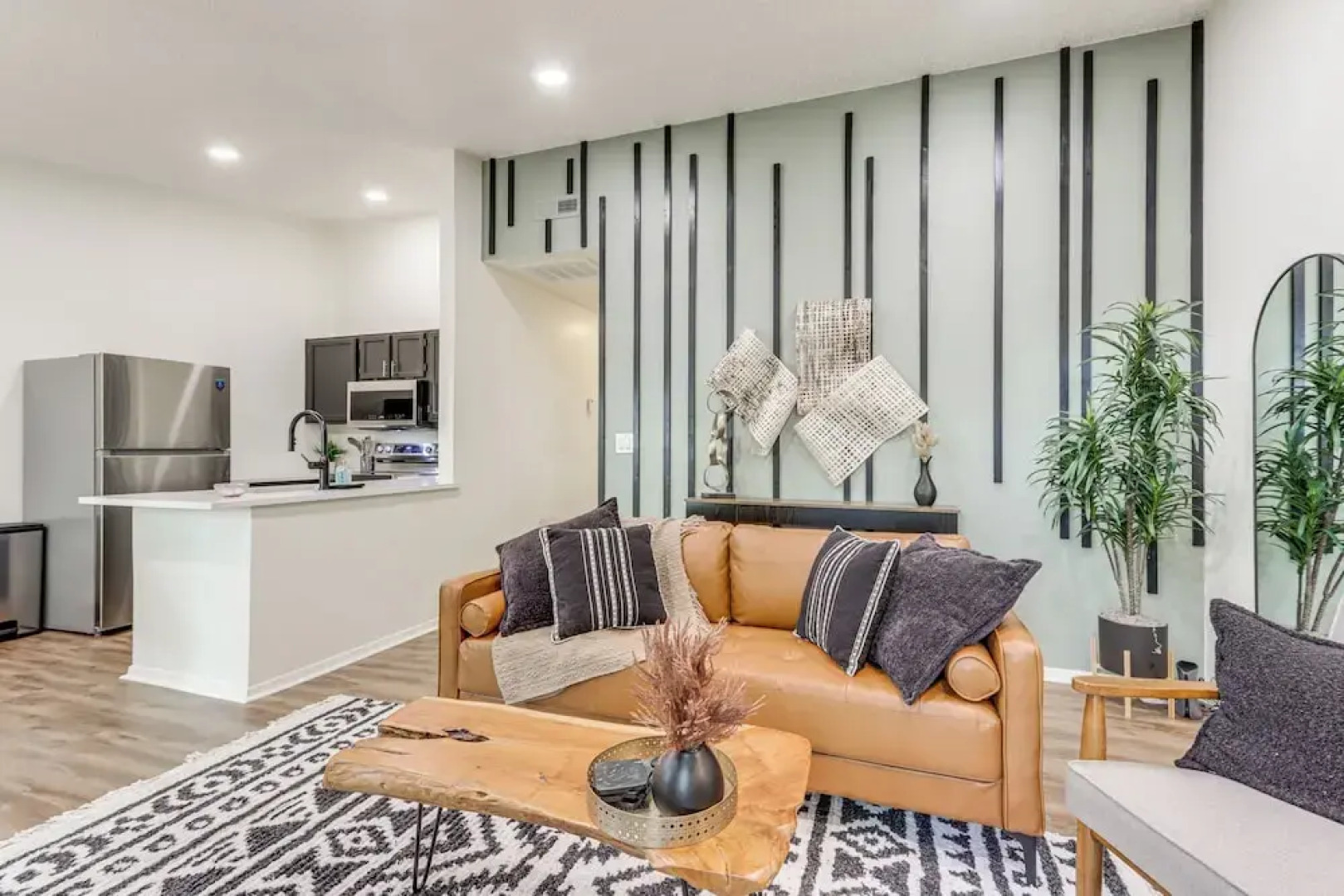 Walk to Table Rock Lake: Updated Cabin w/ Deck!