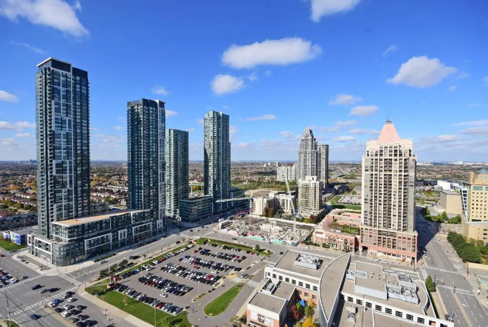 Royal Stays Furnished Apartments - Square One