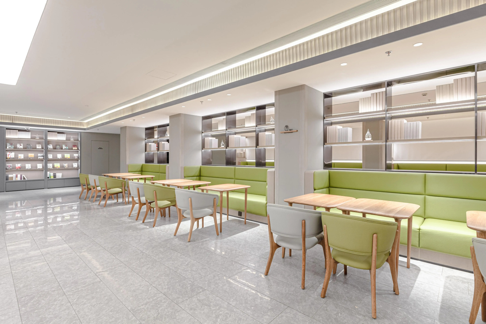 Ji Hotel (Shanghai Lujiabang Road Metro Station)