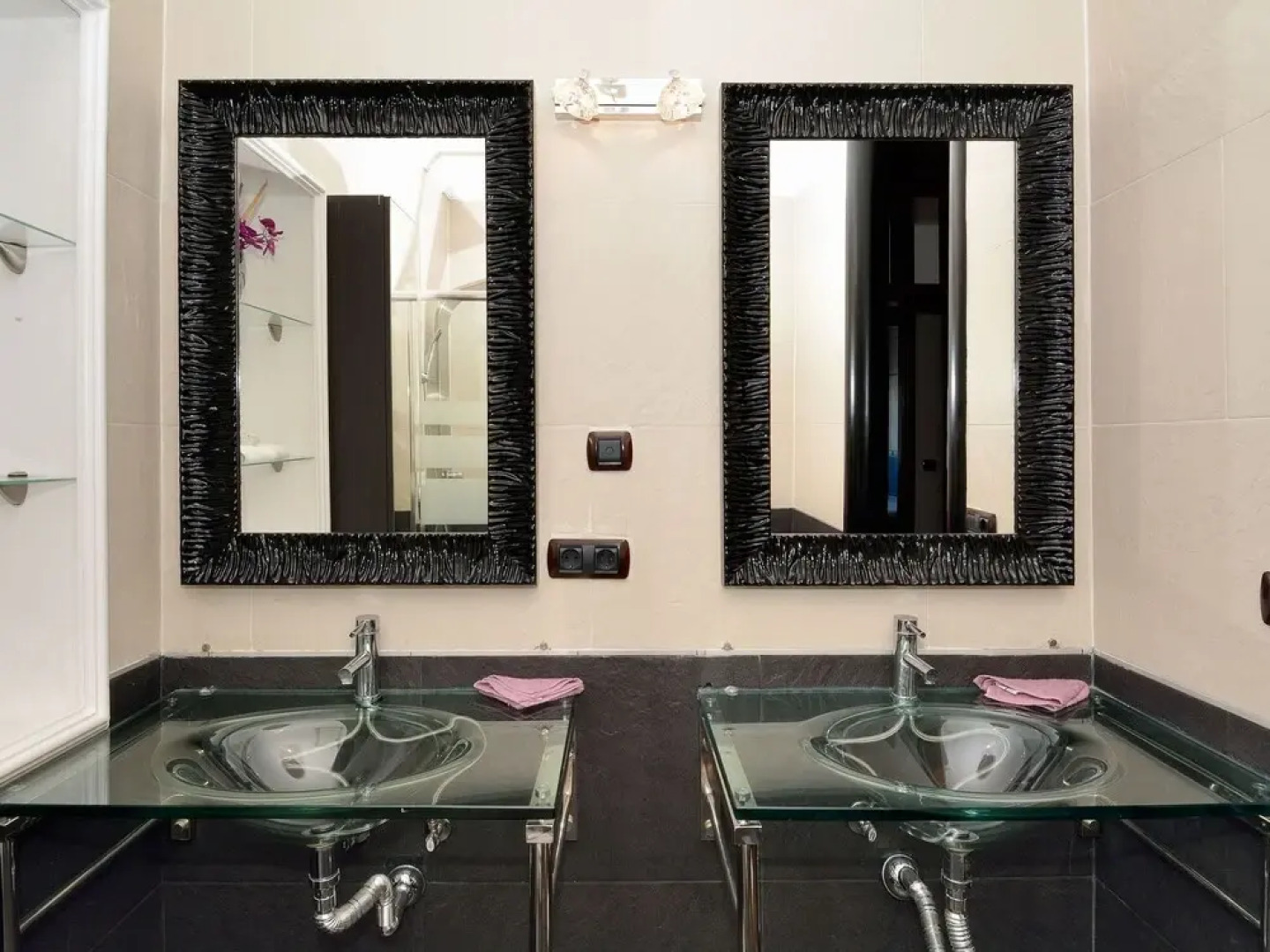 Quiet Location, Comfortable and Detached Villa With Private Pool Near Tinajo