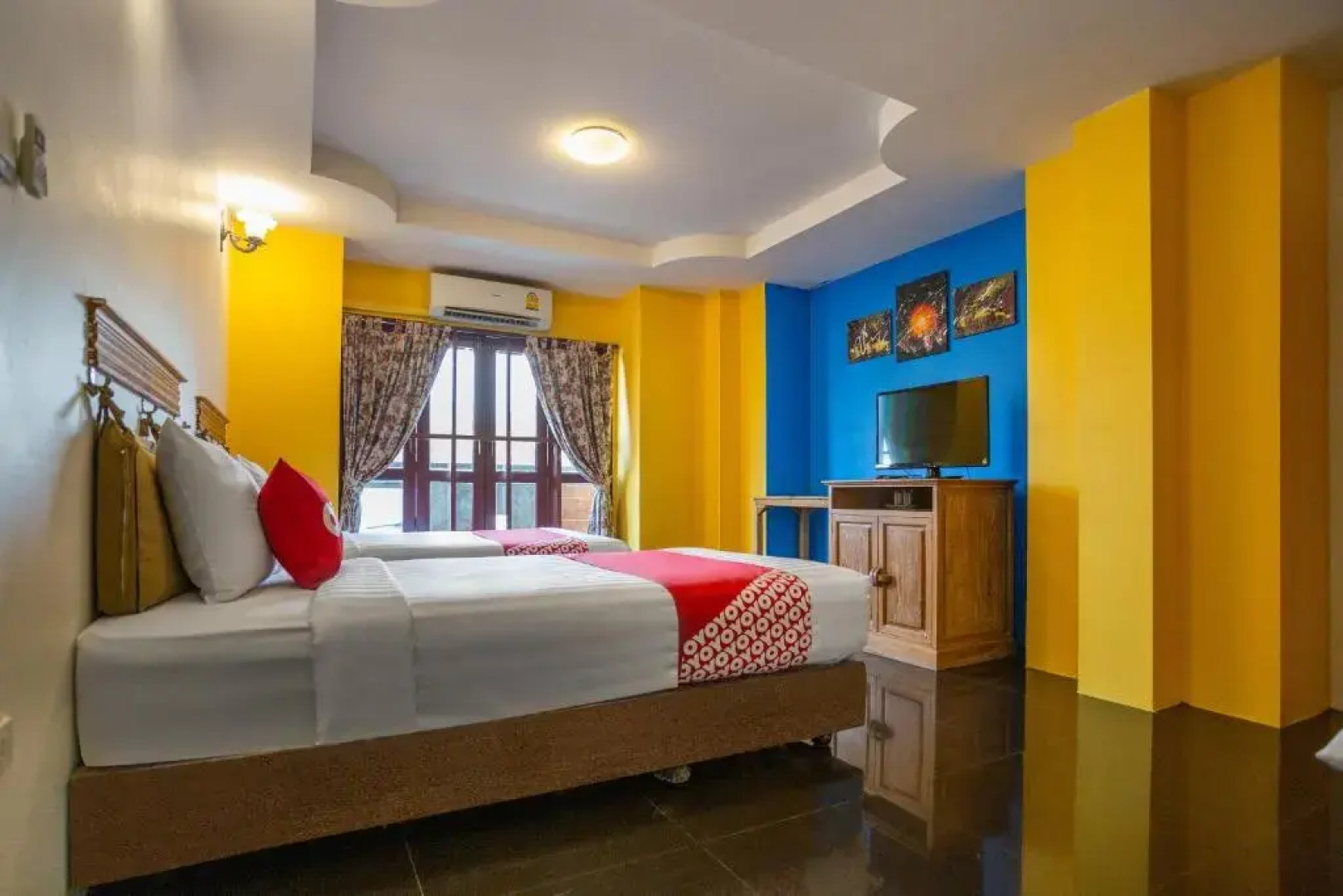 Yellow Tique Hotel