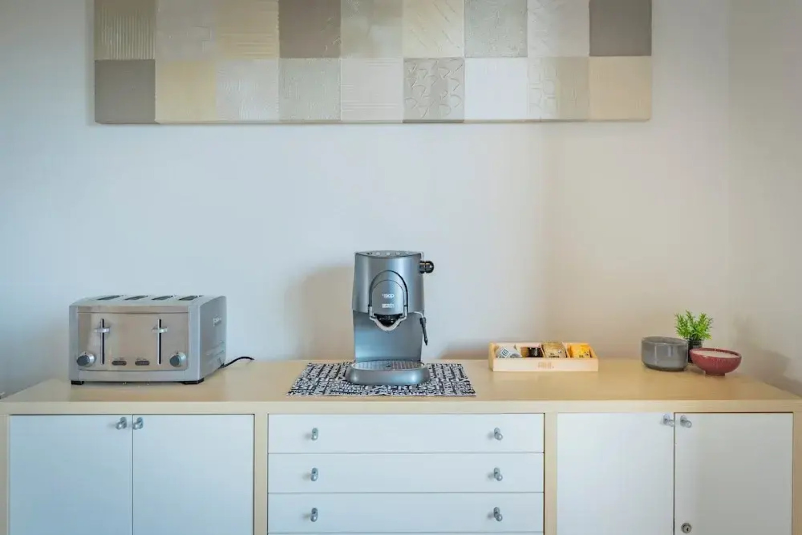 3 Bedroom Condo - Access to Pool Torquay