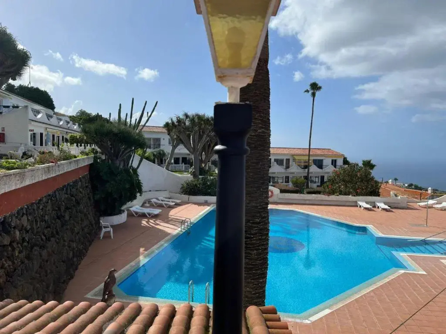 Studio sea front view & pool