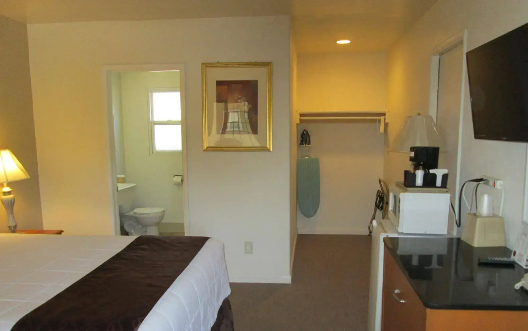 Town and Country Inn