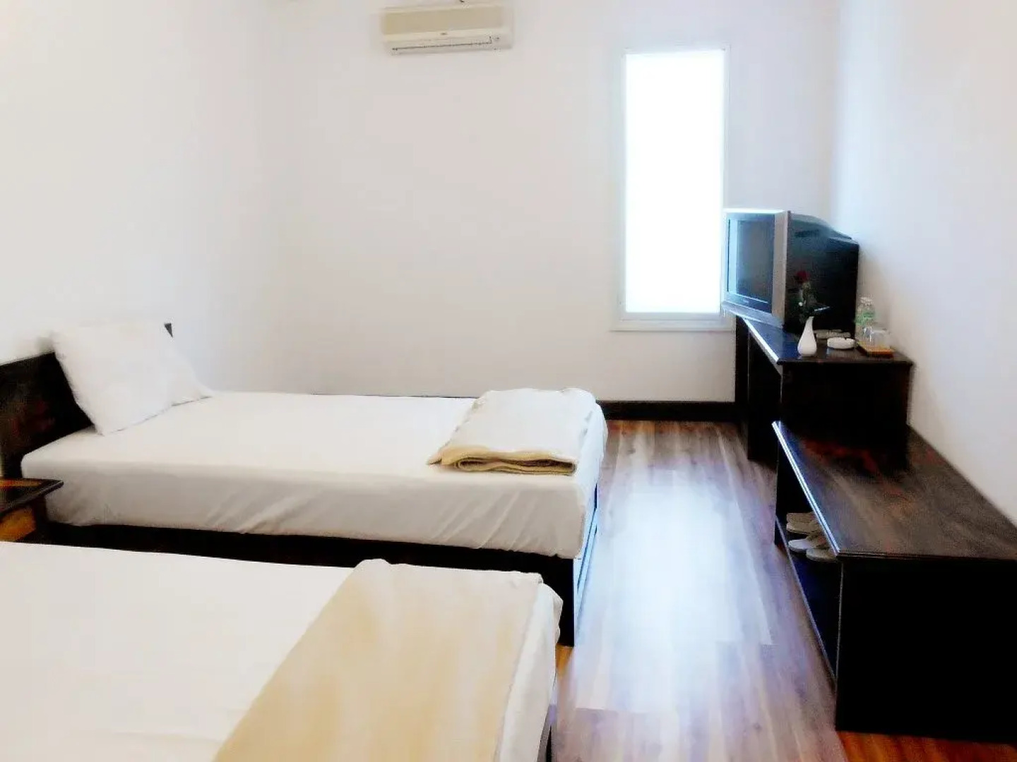 Yasaka Huong Sen Restaurant & Hotel