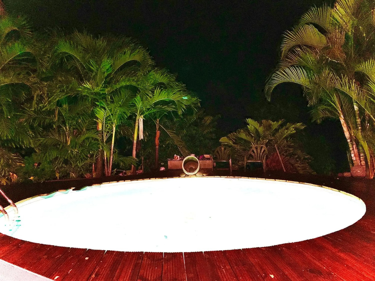 LODGE PAMPLEMOUSSE avec PISCINE privative , dans parc calme à 500 m plage