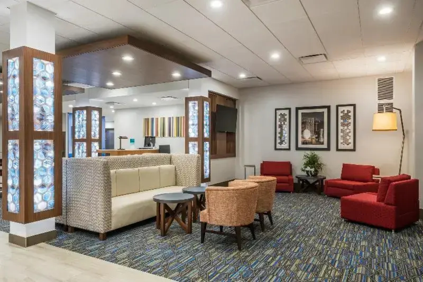 Holiday Inn Express Suites West Plains Southwest