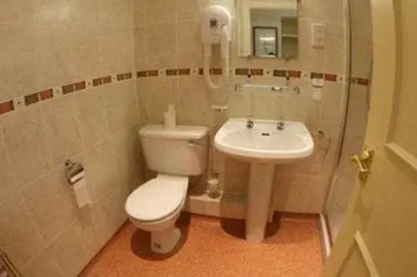 Highdown Hotel & Restaurant – RelaxInnz