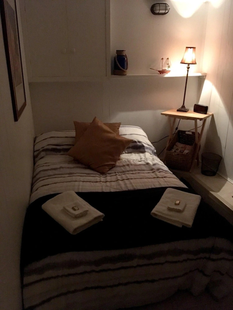 Chalet With 2 Bedrooms in Knowlton, With Wonderful Lake View, Enclosed