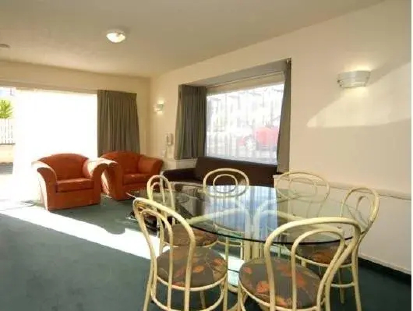 Fountain Court Motel