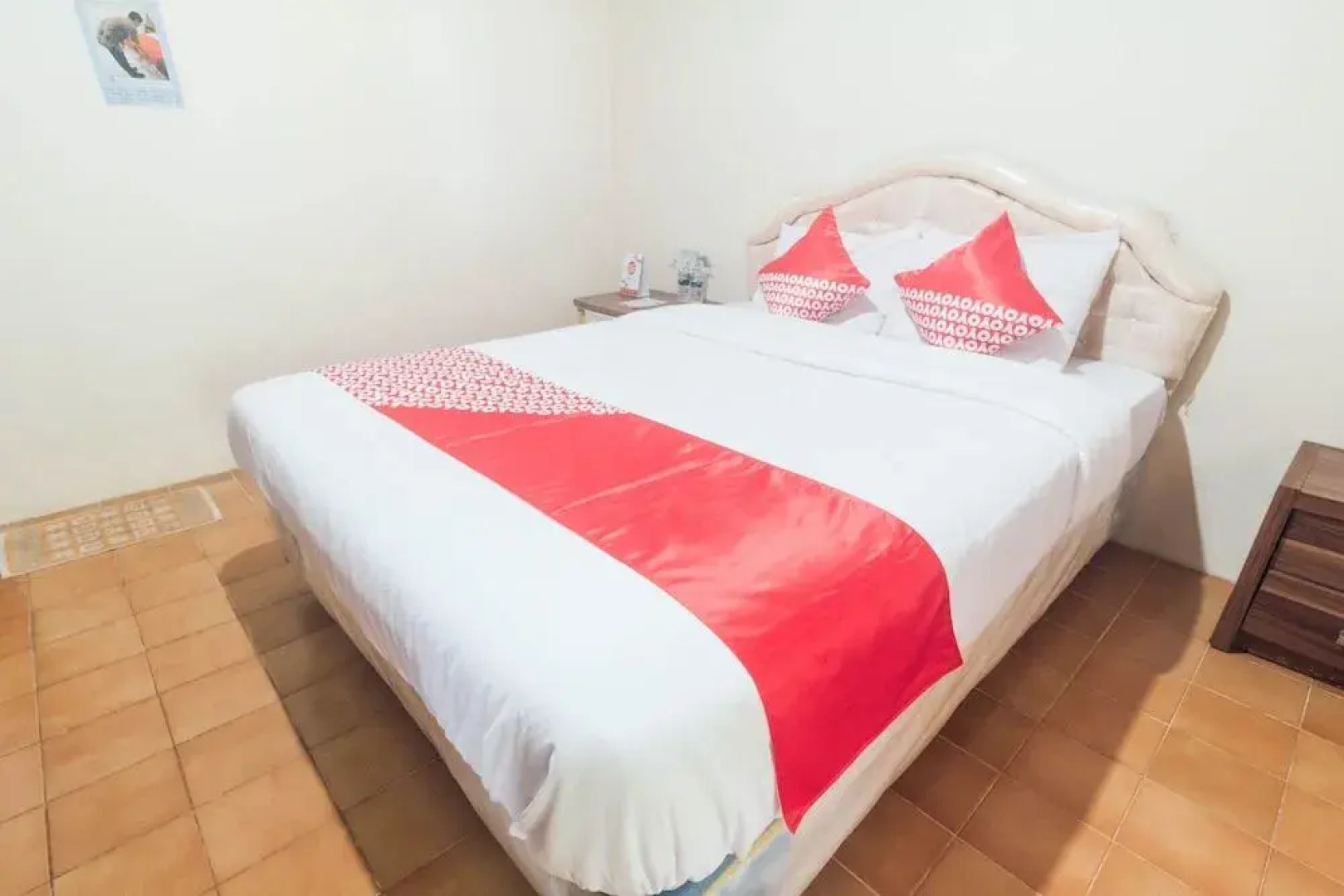 OYO 1688 Collin Beach Hotel