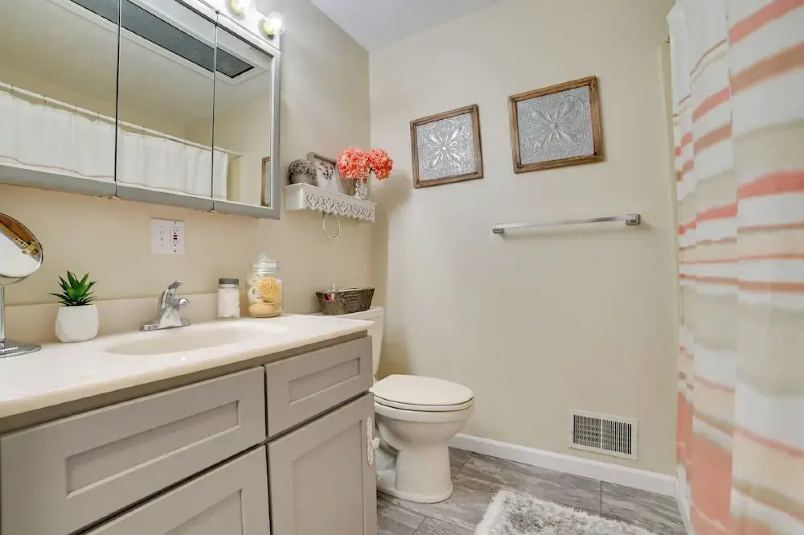 Rapid City Cottage w/ Deck: 1/4 Mi to Torch Lake!